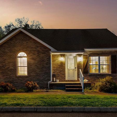 Villa 1 Mile To Pkwy, Pets, Hot Tub, Creekside, Porch à Pigeon Forge Extérieur photo