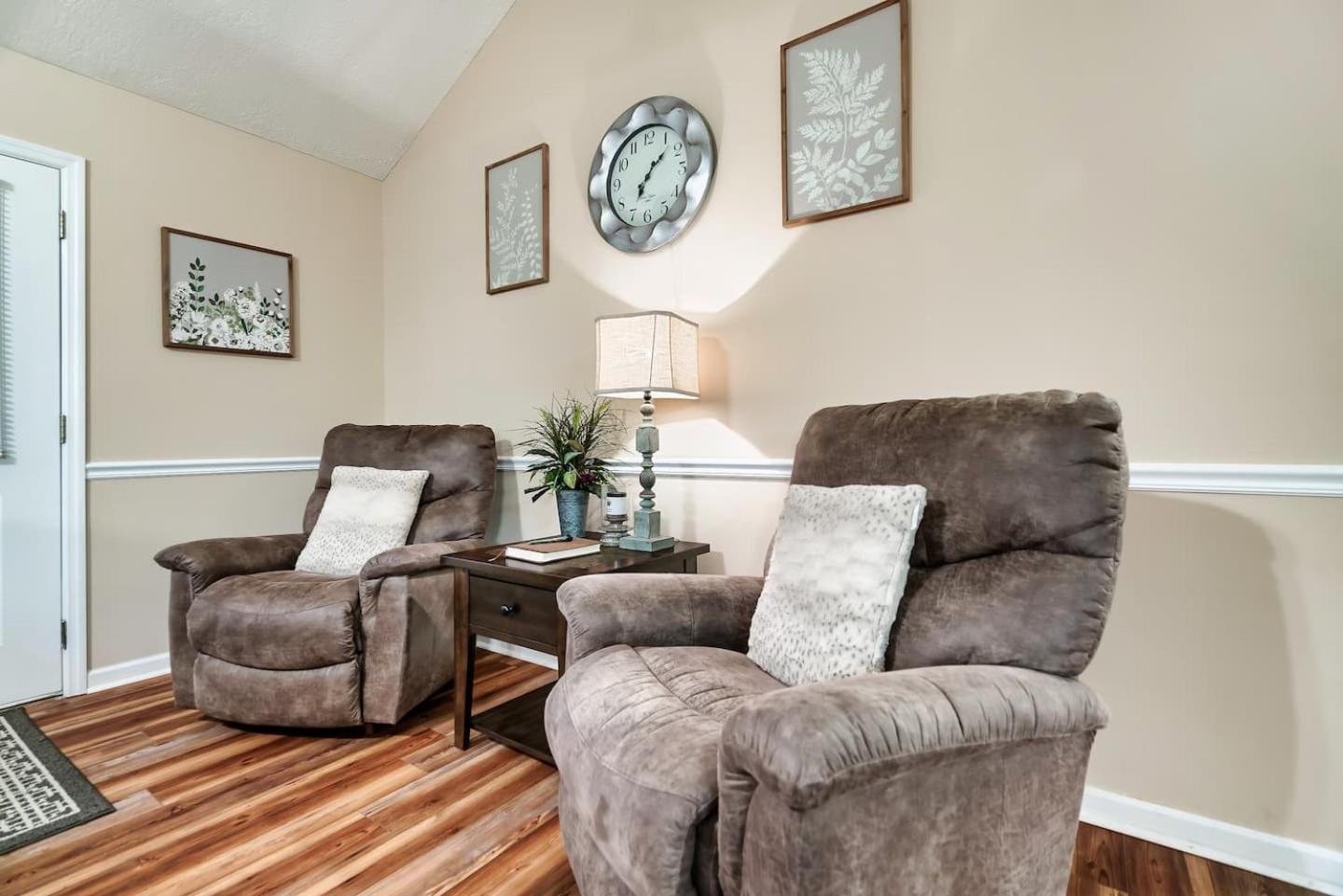 Villa 1 Mile To Pkwy, Pets, Hot Tub, Creekside, Porch à Pigeon Forge Extérieur photo