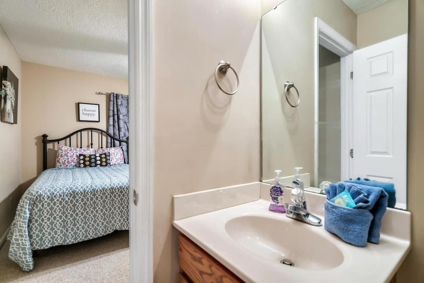 Villa 1 Mile To Pkwy, Pets, Hot Tub, Creekside, Porch à Pigeon Forge Extérieur photo