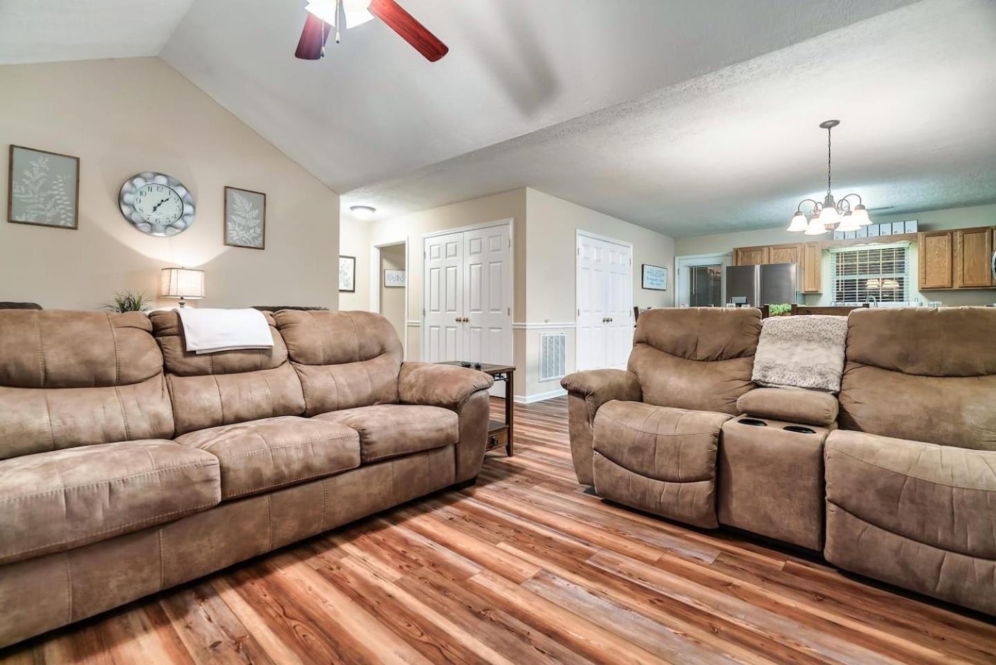 Villa 1 Mile To Pkwy, Pets, Hot Tub, Creekside, Porch à Pigeon Forge Extérieur photo