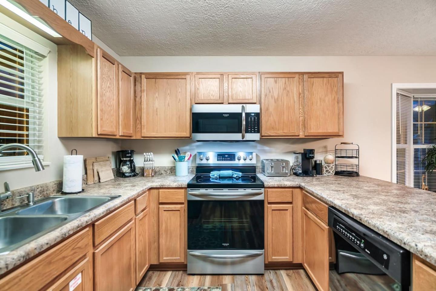 Villa 1 Mile To Pkwy, Pets, Hot Tub, Creekside, Porch à Pigeon Forge Extérieur photo