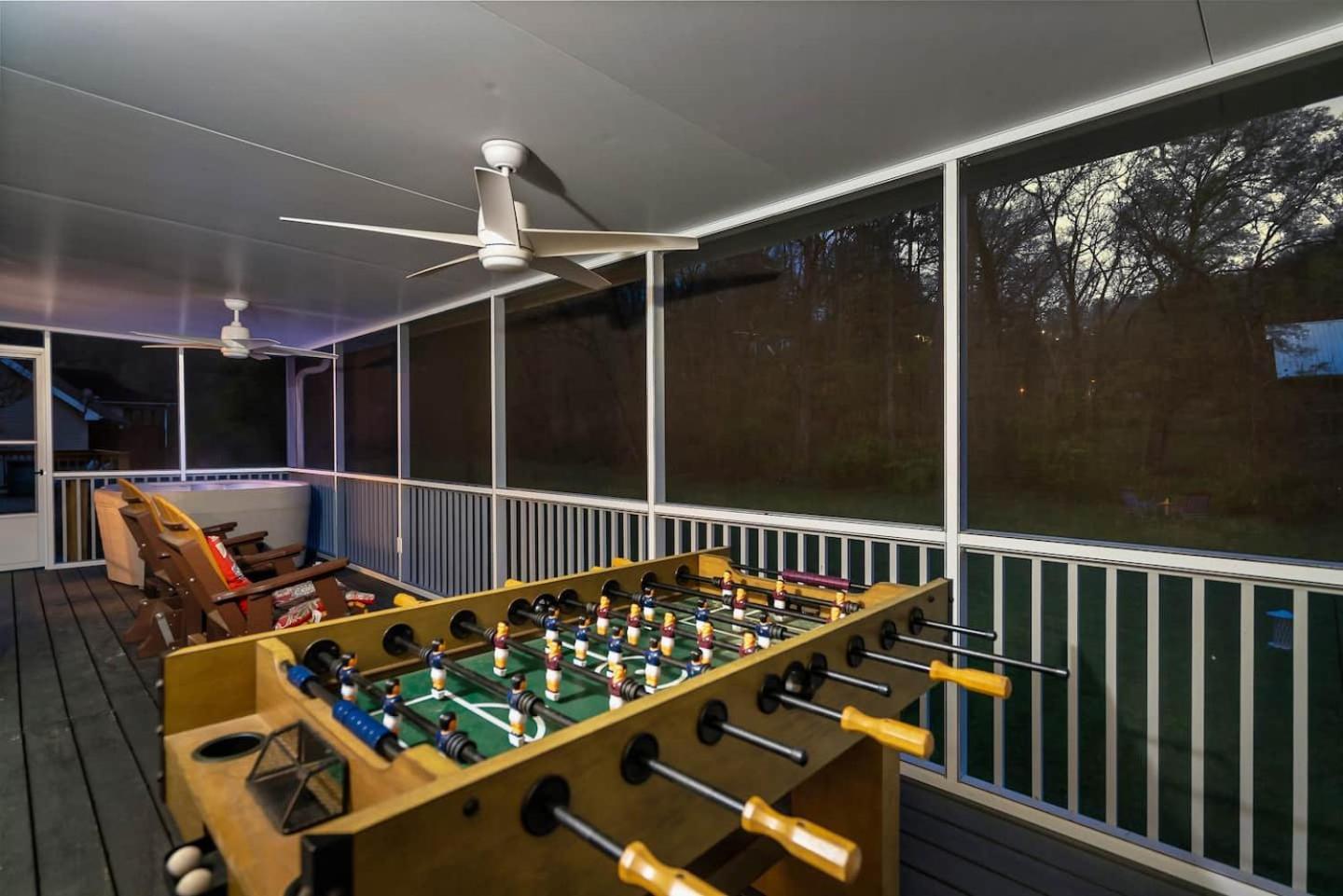 Villa 1 Mile To Pkwy, Pets, Hot Tub, Creekside, Porch à Pigeon Forge Extérieur photo