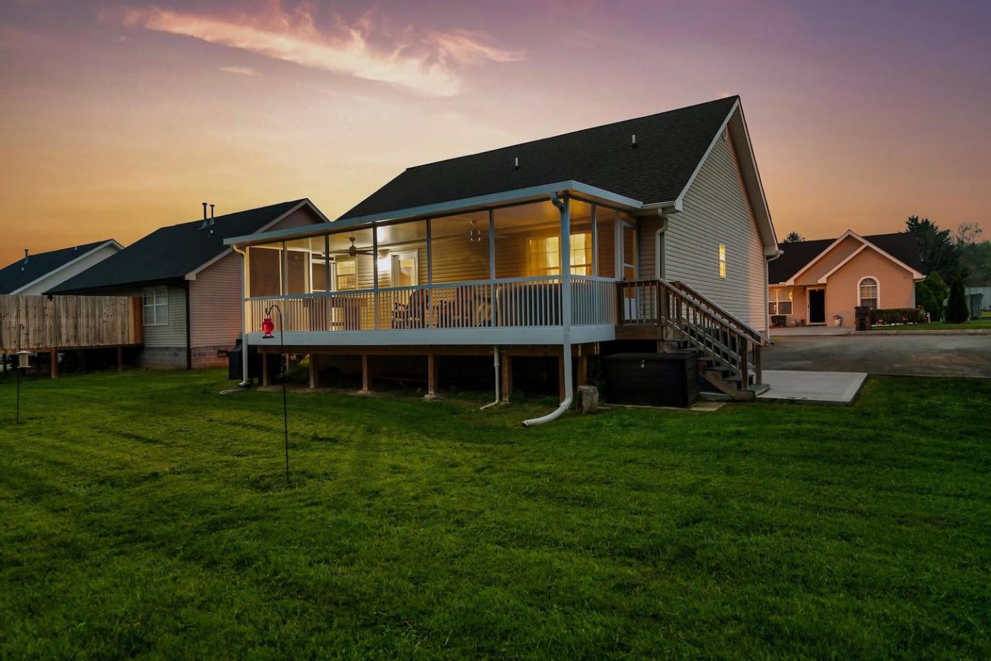 Villa 1 Mile To Pkwy, Pets, Hot Tub, Creekside, Porch à Pigeon Forge Extérieur photo